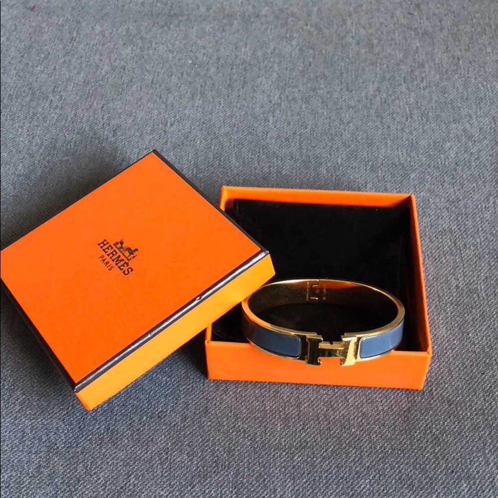 Hermès Clic H Bracelet- gold plated w/ grey enamel